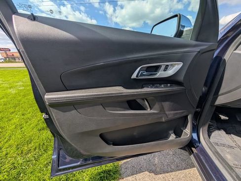Used 2017 Chevrolet Equinox Premier w/ Enhanced Convenience Package FWD image 17