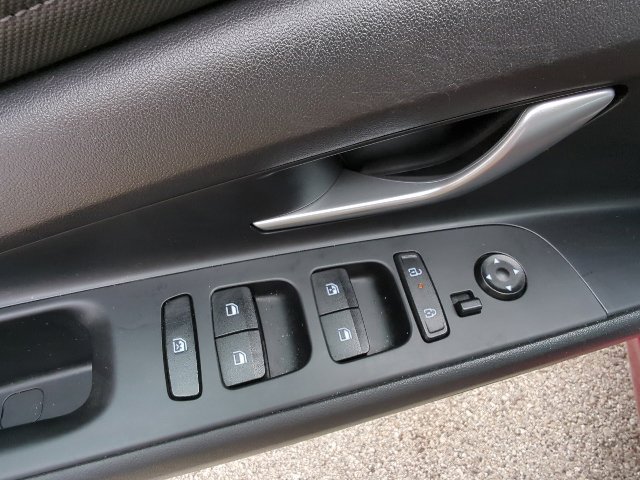 Used 2024 Hyundai Elantra Limited FWD image 13
