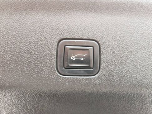 Used 2022 GMC Yukon SLT w/ SLT Premium Package AWD/4WD image 36