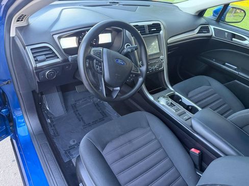 Used 2018 Ford Fusion SE w/ Fusion SE Technology Package FWD image 8