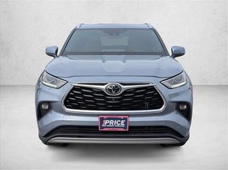 Used 2022 Toyota Highlander Platinum video 2