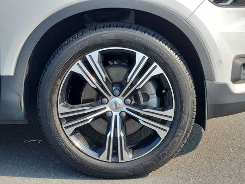 Certified 2022 Volvo XC40 T5 Inscription w/ Advanced Package AWD/4WD image 8