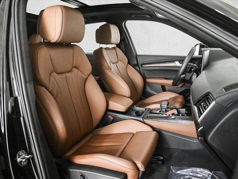 Certified 2025 Audi Q5 e Premium Plus w/ Premium Plus Package image 22