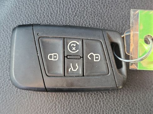 Used 2023 Volkswagen Jetta SE FWD image 34