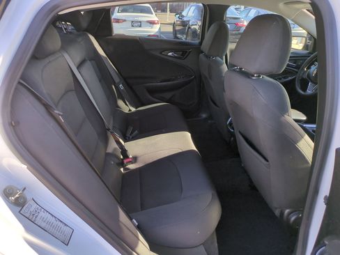 Used 2021 Chevrolet Malibu LT image 32
