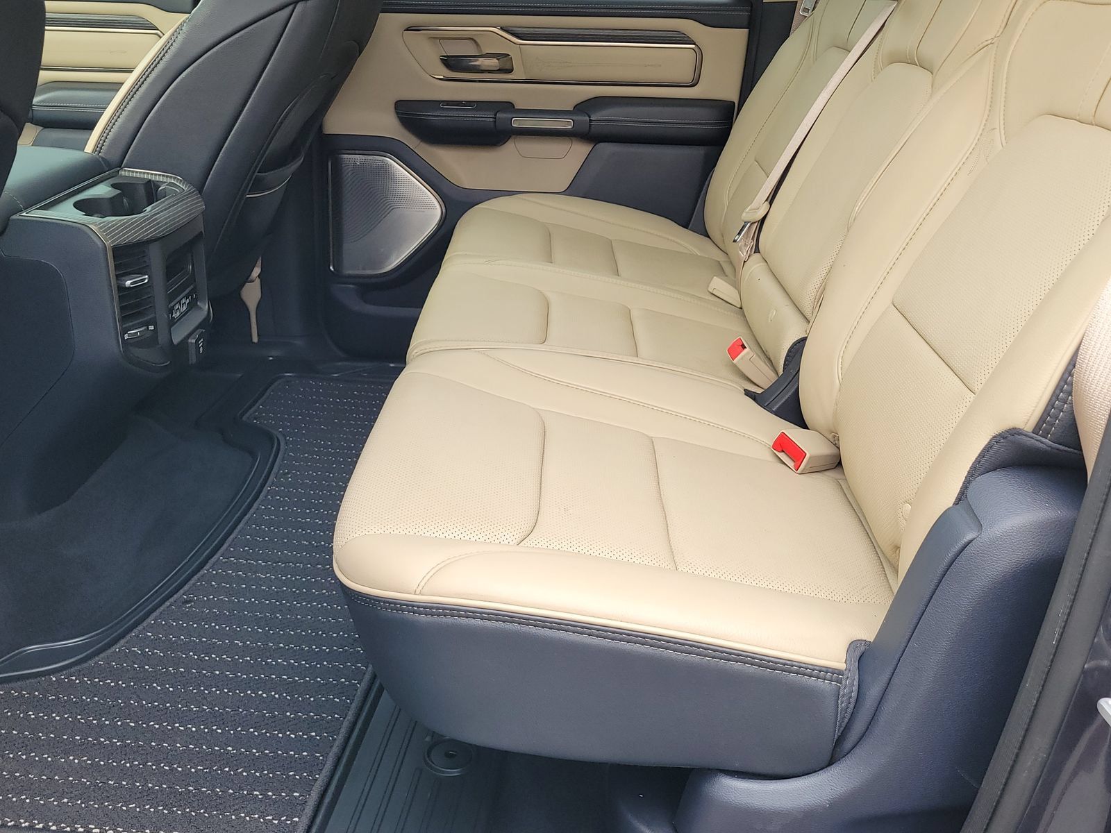 Used 2019 RAM 1500 Limited AWD/4WD image 11