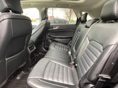 Used 2016 Ford Edge SEL w/ Equipment Group 201A AWD/4WD image 29