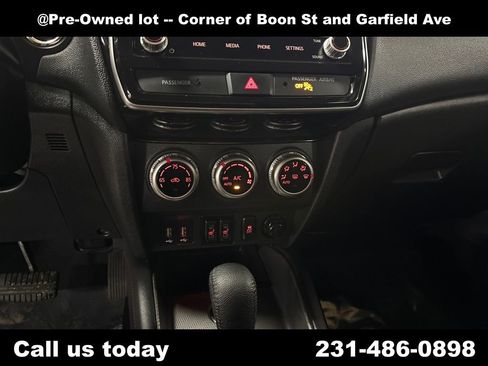 Used 2025 Mitsubishi Outlander Sport SE image 17