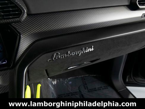 Used 2022 Lamborghini Urus AWD/4WD image 34