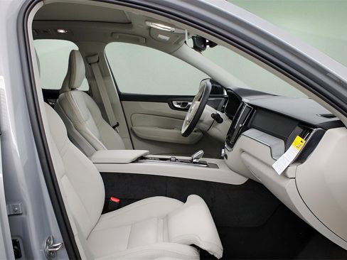 New 2025 Volvo XC60 T8 Ultra w/ Protection Package Premier image 25