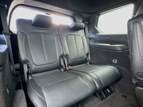 Used 2022 Jeep Grand Cherokee L Overland w/ Advanced Protech Group III image 20