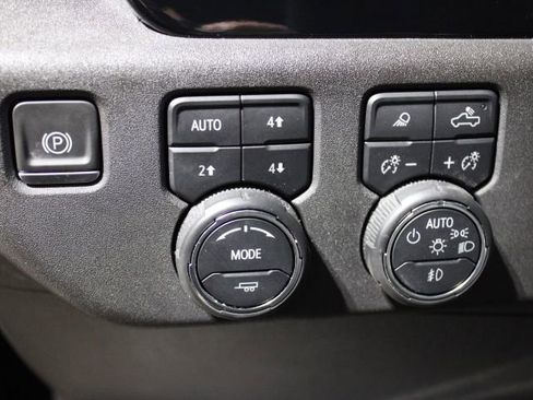 Used 2024 Chevrolet Silverado 2500 LTZ w/ LTZ Convenience Package image 42