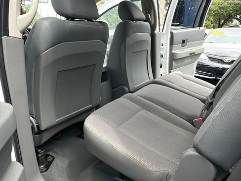 Used 2006 Dodge Durango SXT RWD image 24