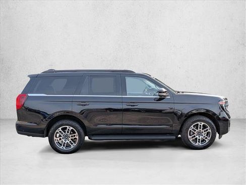 Used 2025 Ford Expedition Active AWD/4WD image 4