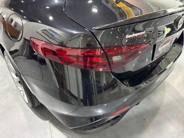 Used 2018 Alfa Romeo Giulia Quadrifoglio w/ Driver Assist Dynamic Package RWD image 39