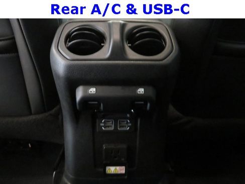 Used 2023 Jeep Wrangler Unlimited Sahara image 26