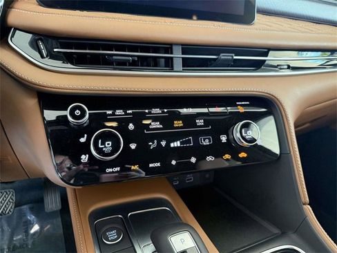 Used 2025 INFINITI QX60 Autograph image 19