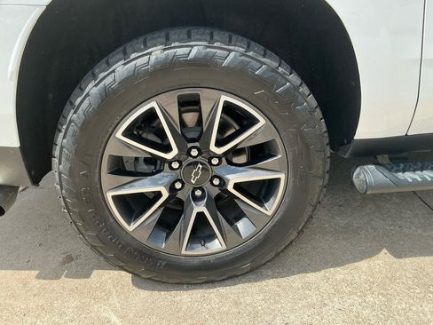 Used 2021 Chevrolet Suburban Z71 AWD/4WD image 12