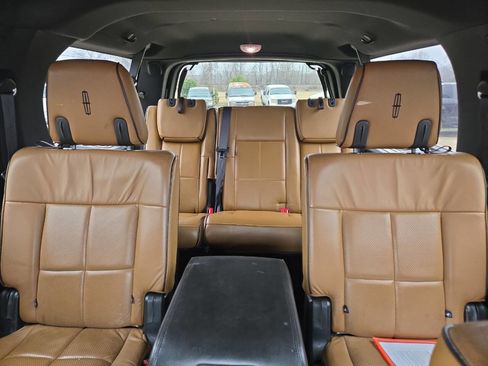 Used 2012 Lincoln Navigator L 4WD image 8