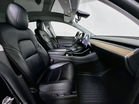 Used 2021 Tesla Model Y 2WD image 32