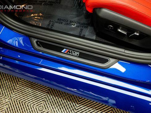 Used 2025 BMW M5 w/ Carbon Package image 85