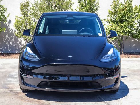 Used 2025 Tesla Model Y Performance AWD/4WD image 2