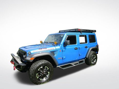 Used 2024 Jeep Wrangler Unlimited Rubicon w/ Technology Group AWD/4WD image 3