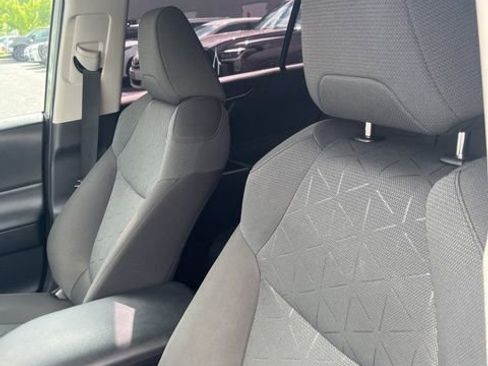 Used 2022 Toyota RAV4 XLE w/ Convenience Package image 11