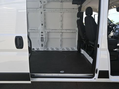 Used 2024 RAM ProMaster 3500 w/ Quick Order Package 22G SLT FWD image 14
