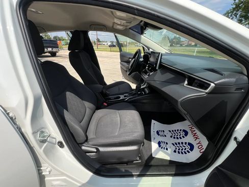 Used 2021 Toyota Corolla LE FWD image 26