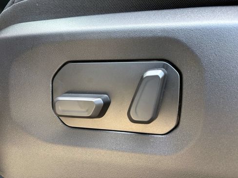 New 2026 Jeep Wrangler Unlimited Sahara AWD/4WD image 11