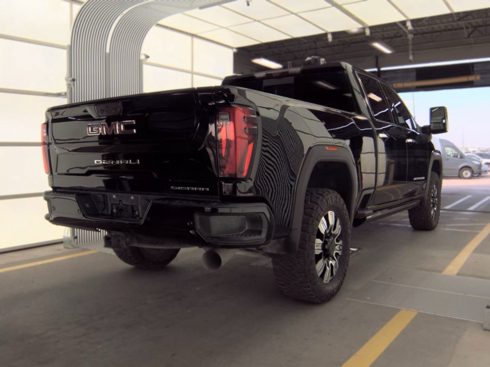 Used 2024 GMC Sierra 2500 Denali w/ Denali Reserve Package AWD/4WD image 20