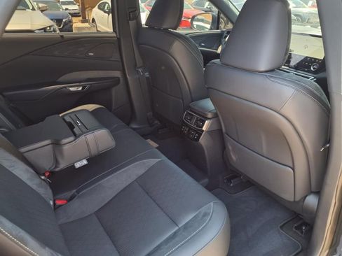 Used 2025 Lexus RX 450h AWD w/ Luxury Package image 21