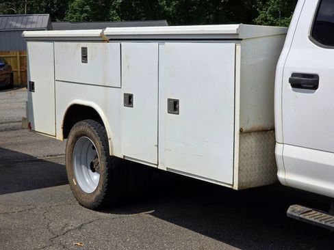 Used 2022 Ford F450 XL w/ Power Equipment Group AWD/4WD image 5