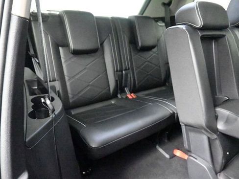 Used 2025 Volkswagen Atlas SE AWD/4WD image 20