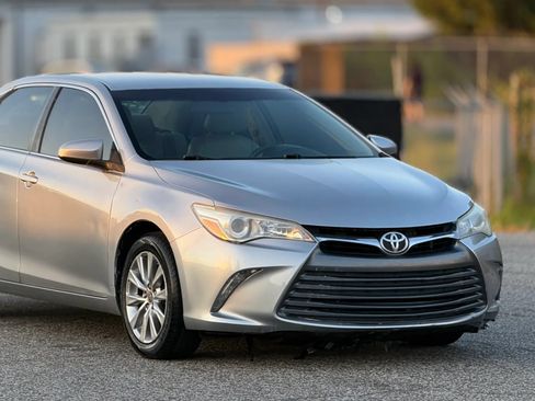 Used 2015 Toyota Camry XLE FWD image 15