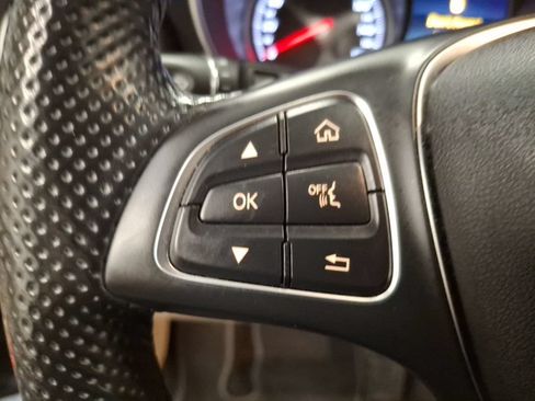 Used 2019 Mercedes-Benz GLC 300 4MATIC image 21