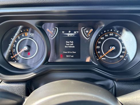 Used 2024 Jeep Gladiator Sport image 22