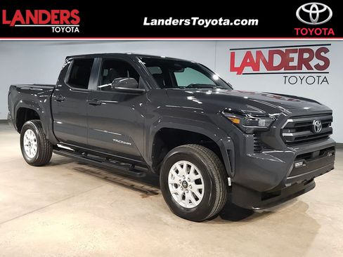Certified 2025 Toyota Tacoma SR5 w/ SR5 Upgrade Package AWD/4WD image 1