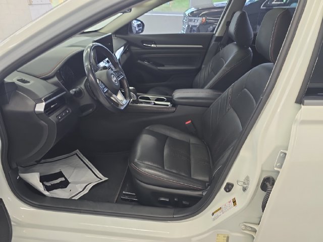 Used 2023 Nissan Altima 2.5 SR w/ SR Premium Package FWD image 14