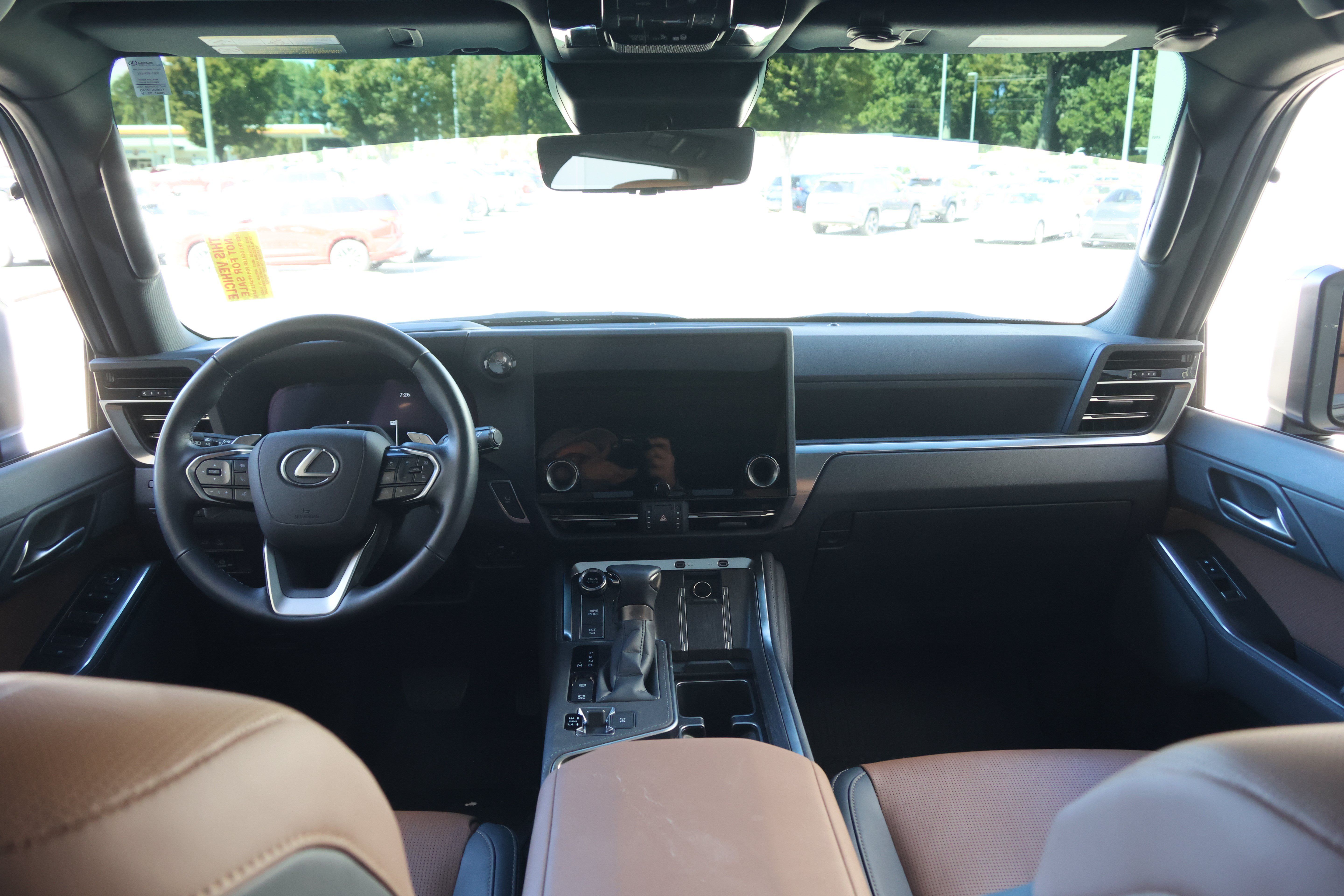 Used 2026 Lexus GX 550 w/ Accessory Package (2T) AWD/4WD image 31