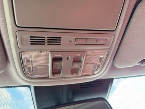 Used 2017 Honda CR-V Touring image 32