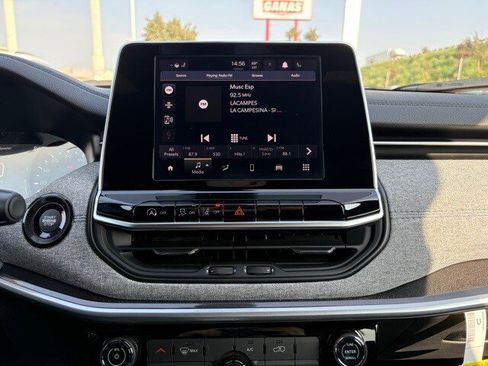 New 2026 Jeep Compass Latitude image 17