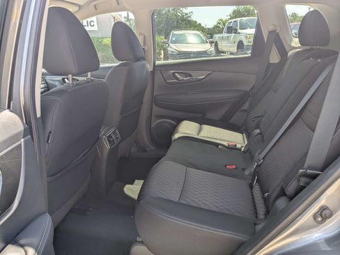 Used 2019 Nissan Rogue SV AWD/4WD image 15