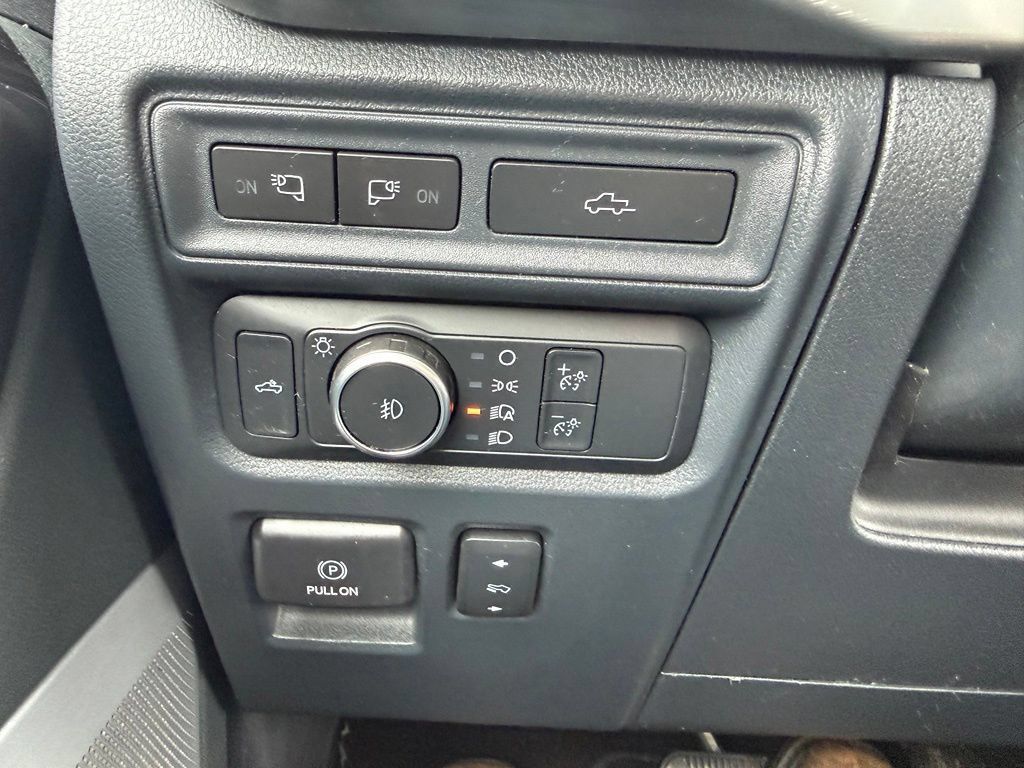 Used 2021 Ford F150 Lariat w/ Equipment Group 502A High AWD/4WD image 17