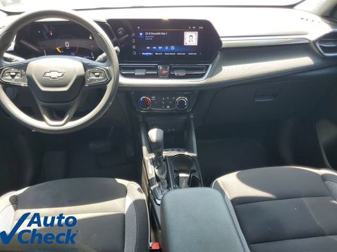 Used 2025 Chevrolet TrailBlazer LT w/ Driver Confidence Package FWD image 14