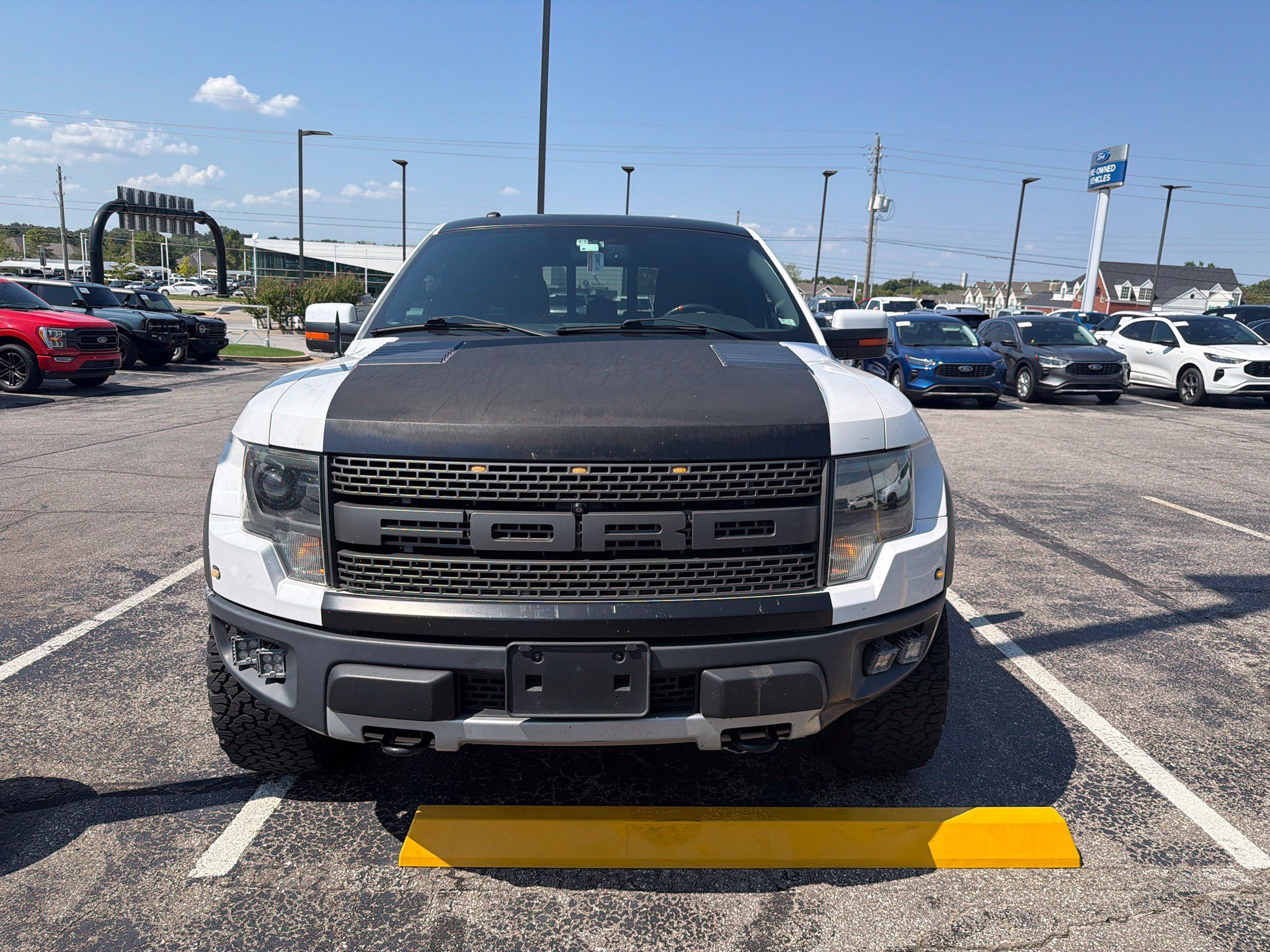Used 2014 Ford F150 Raptor w/ Equipment Group 801A Luxury AWD/4WD image 3