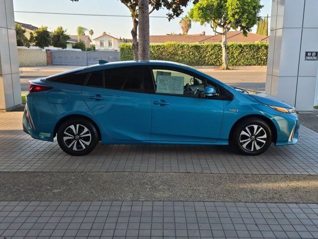 Used 2017 Toyota Prius Prime Premium FWD image 4