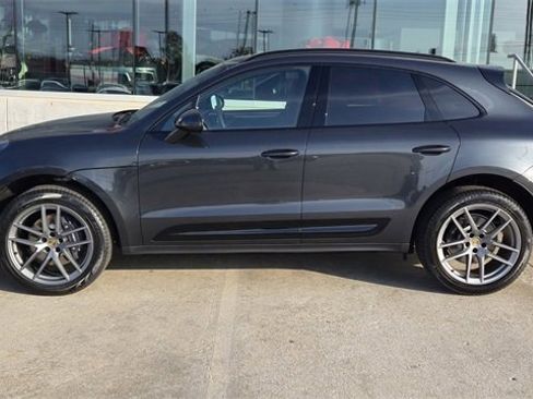 New 2025 Porsche Macan image 2