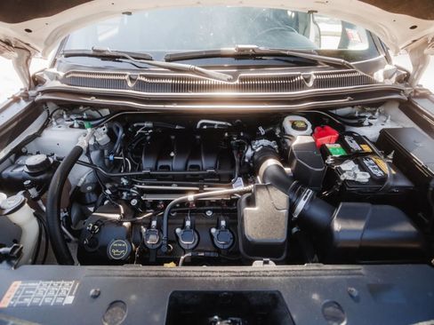 Used 2018 Ford Explorer XLT w/ Equipment Group 202A image 38